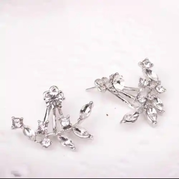 *2/$10 NEW! Creative Minimalist Geometric Drop Earrings Leaf Rhinestone Stud - Picture 6 of 6